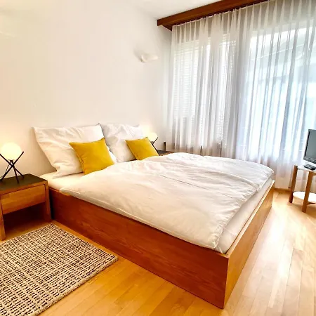 Ruhiges Terrassen-apartment Mit Blick Ins Grune *