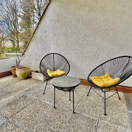 Ruhiges Terrassen-apartment Mit Blick Ins Grune
