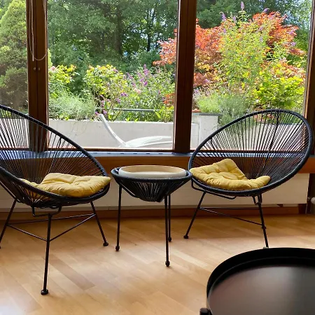 Ruhiges Terrassen-apartment Mit Blick Ins Grune